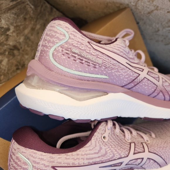 Asics Gel-Cumulus 24 Shoes - Picture 10 of 16